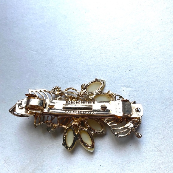 Gold leaf hair clip - Picture 3 of 4